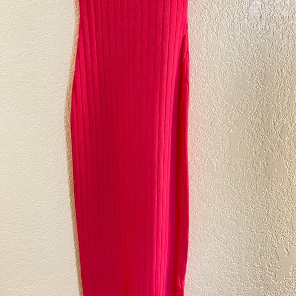 Hera Collection Vibrant Pink Midi Dress - Picture 5 of 6